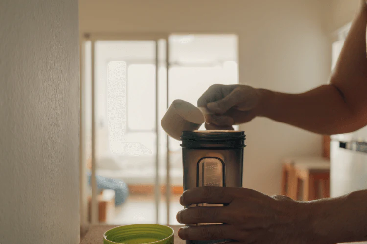 Préparation d'une boisson protéinée au shaker