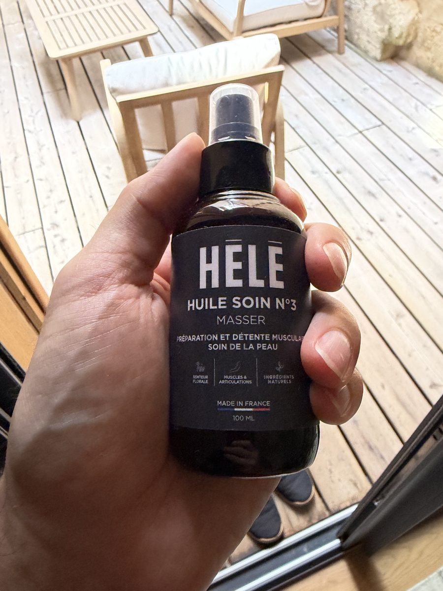 Flacon spray HÉLÉ Huile Soin n°3 Masser 100 ml senteur florale pour le massage de récupération